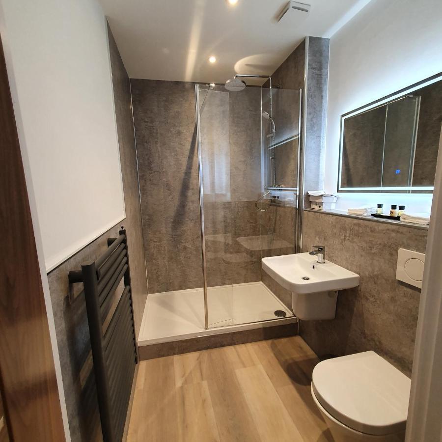 Central Penthouse With Hot Tub & Views 24 Челтнъм Екстериор снимка