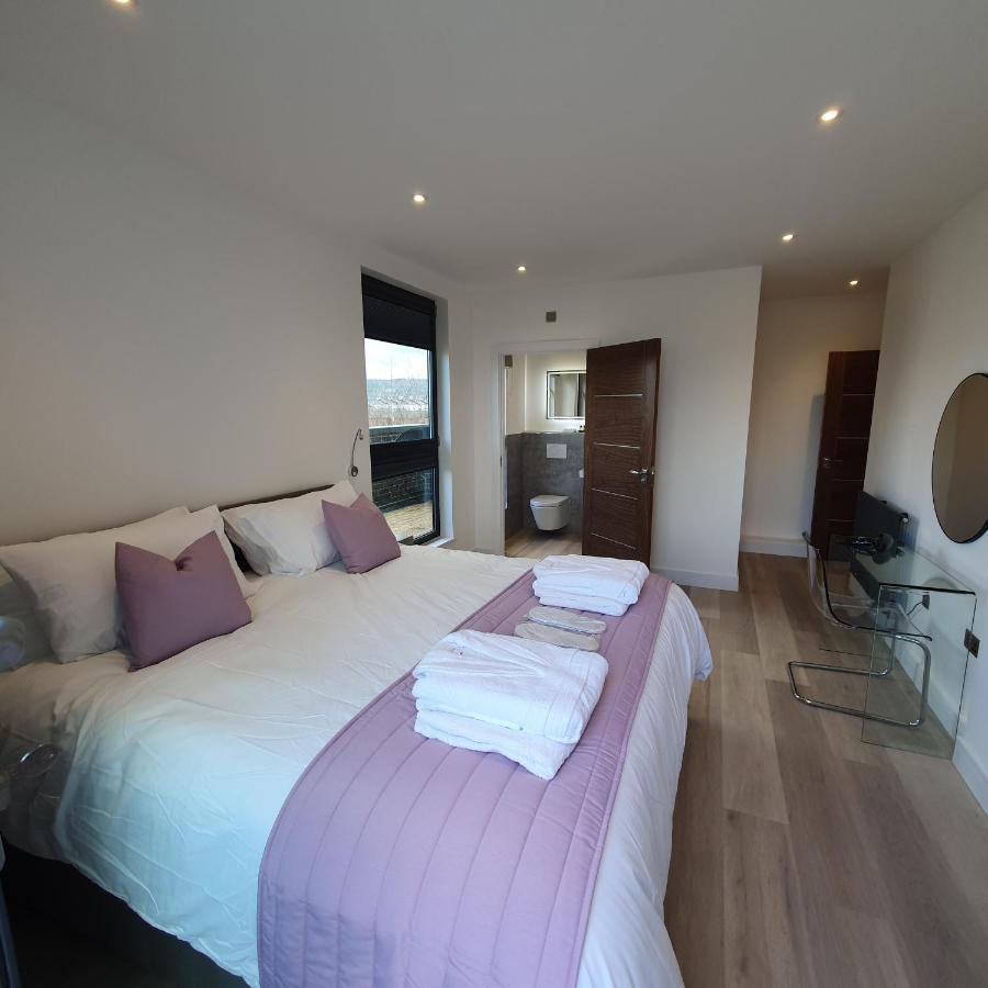 Central Penthouse With Hot Tub & Views 24 Челтнъм Екстериор снимка
