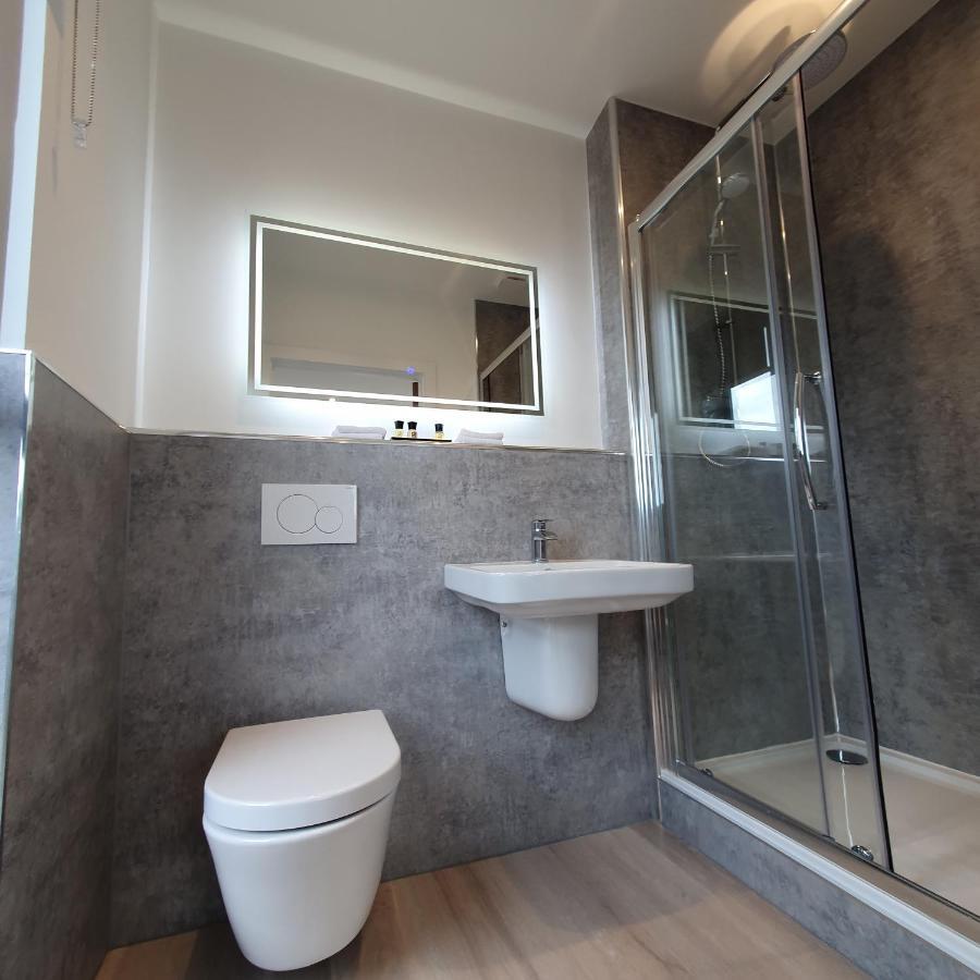 Central Penthouse With Hot Tub & Views 24 Челтнъм Екстериор снимка