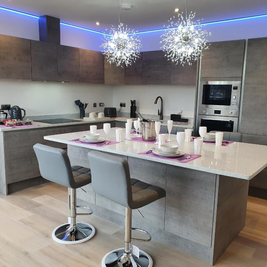 Central Penthouse With Hot Tub & Views 24 Челтнъм Екстериор снимка